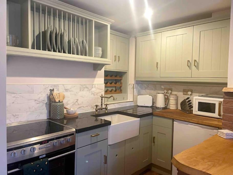 Carpenters Cottage Quirky Home Seaside Town Minehead Ngoại thất bức ảnh